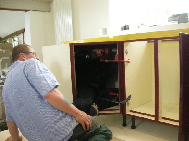 kitchen fitter